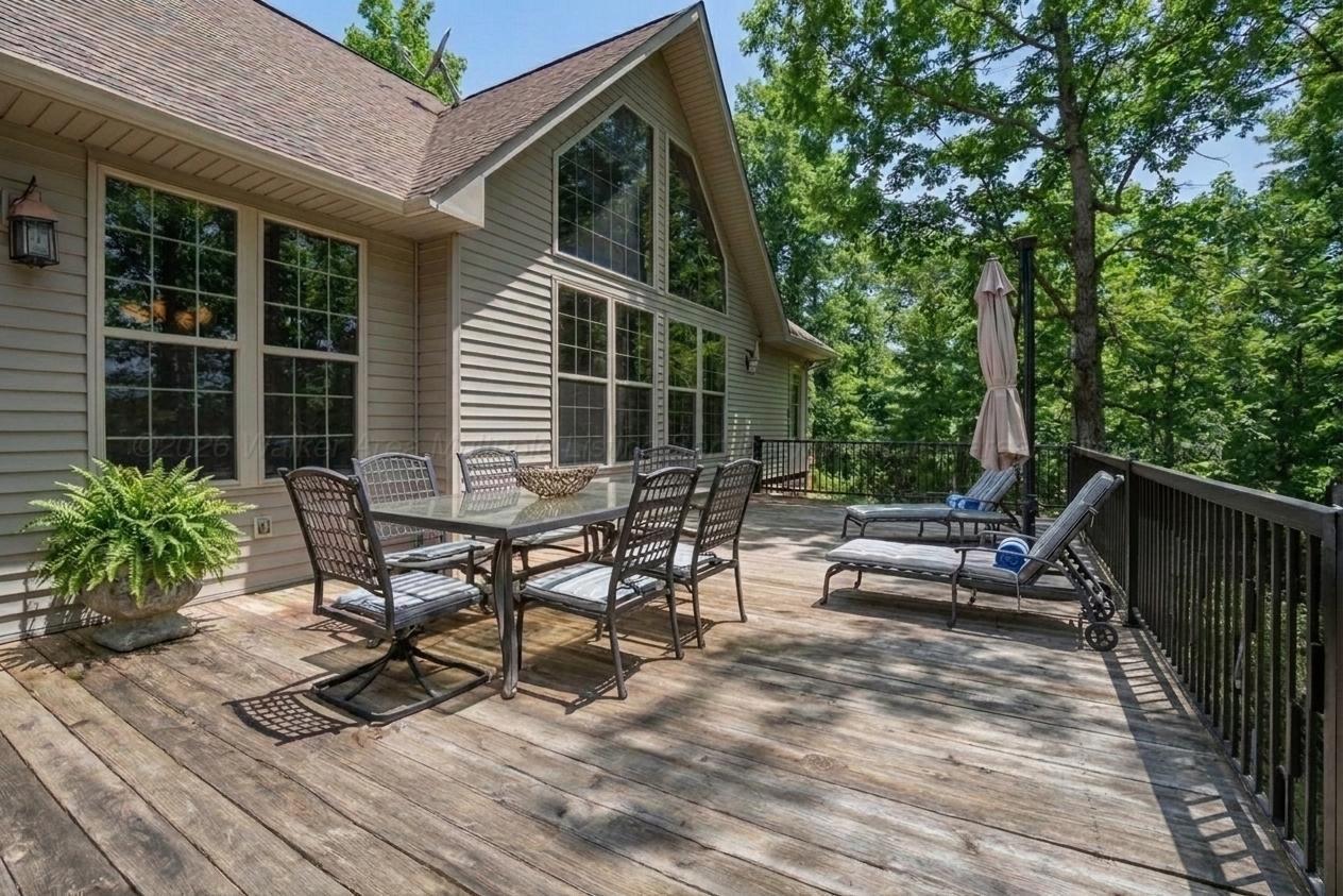 553 SOUTH POINTE Dr