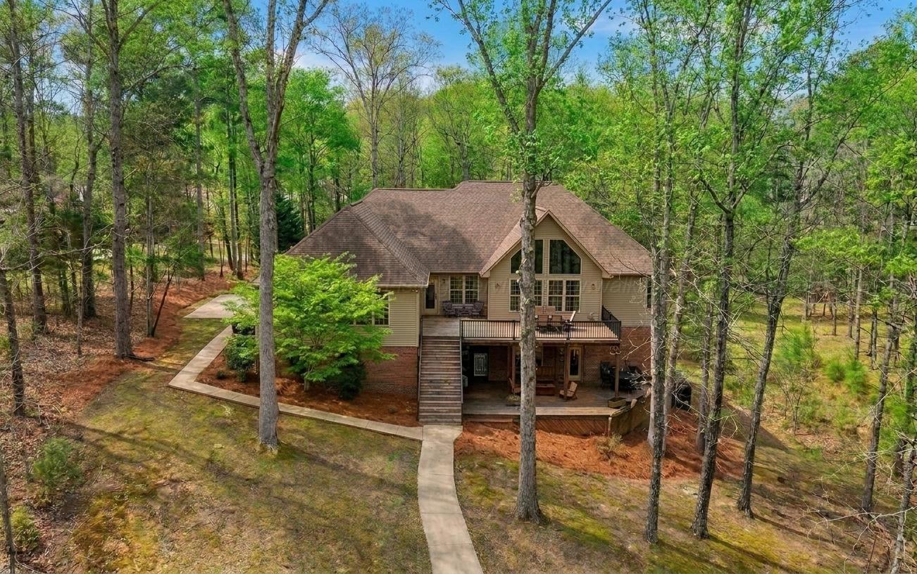 553 SOUTH POINTE Dr