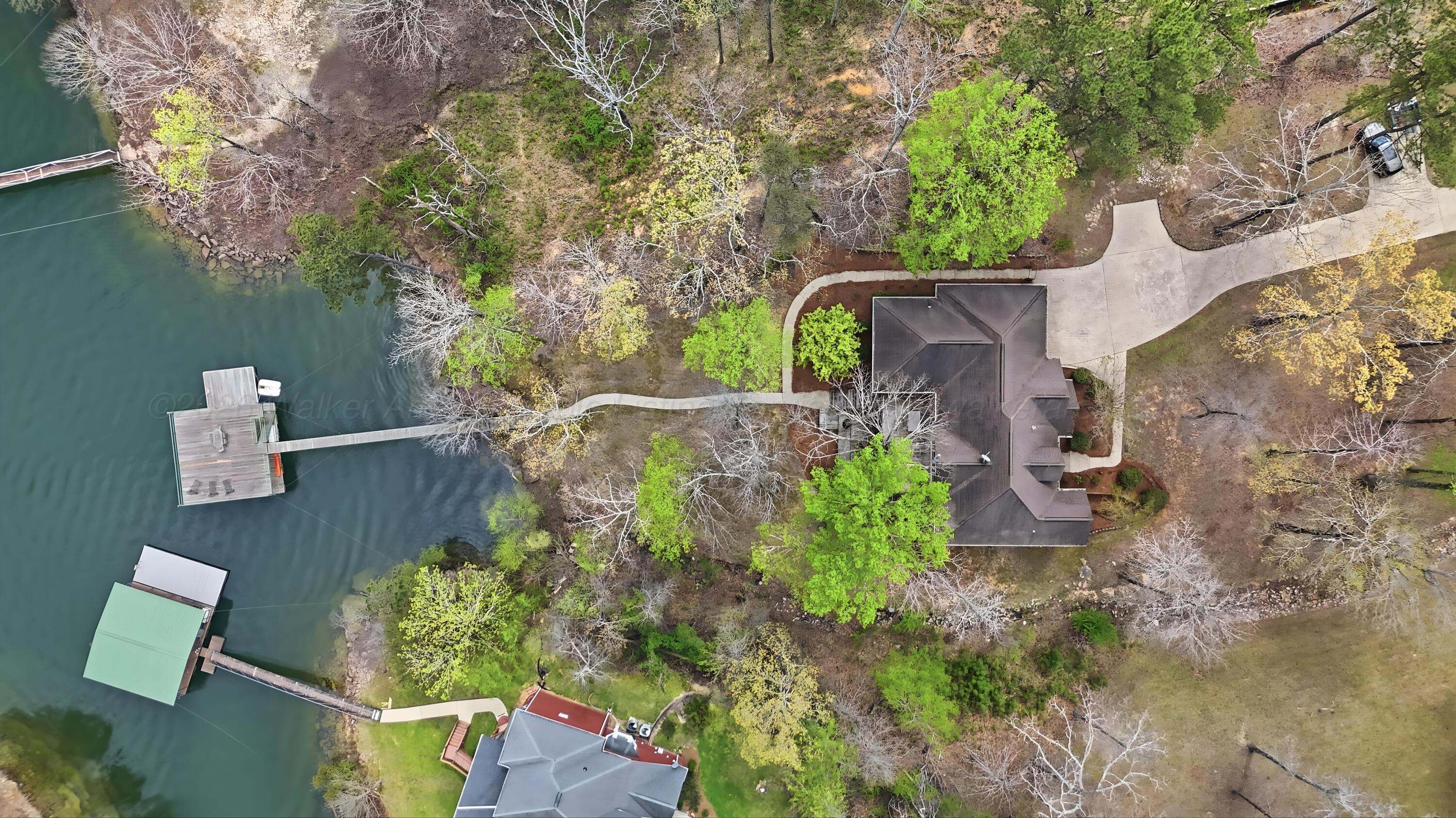 553 SOUTH POINTE Dr