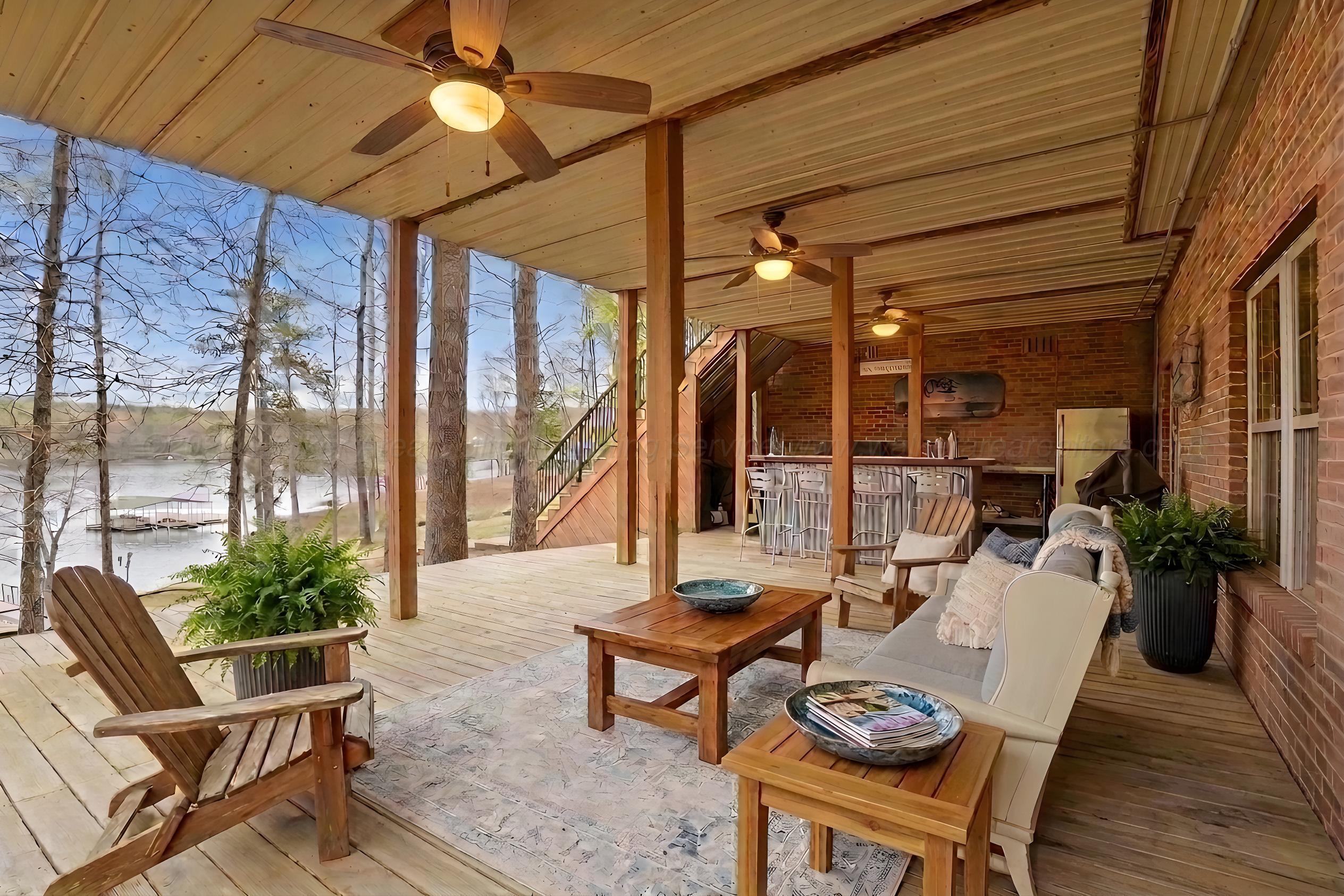 553 SOUTH POINTE Dr