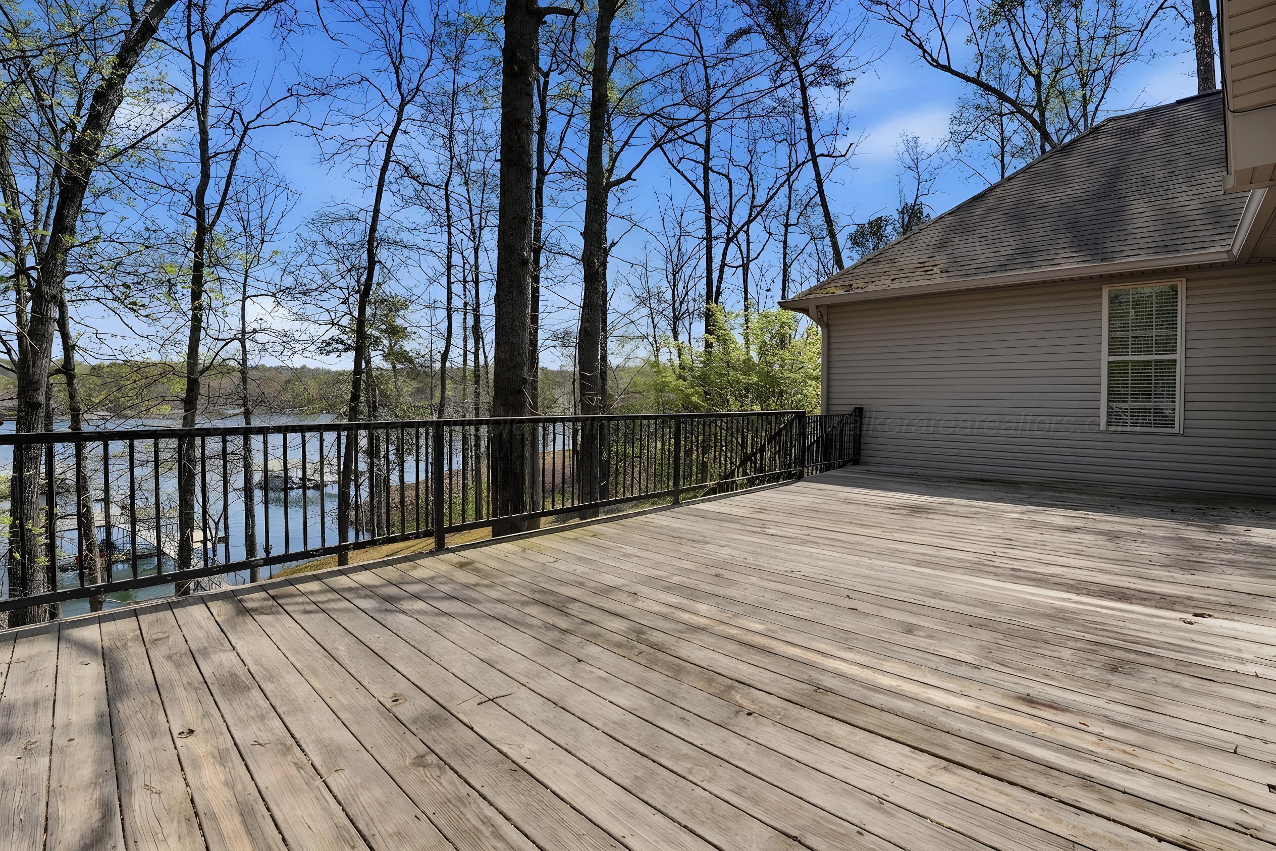 553 SOUTH POINTE Dr