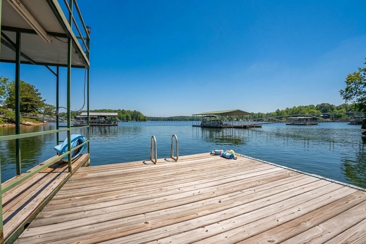 553 SOUTH POINTE Dr