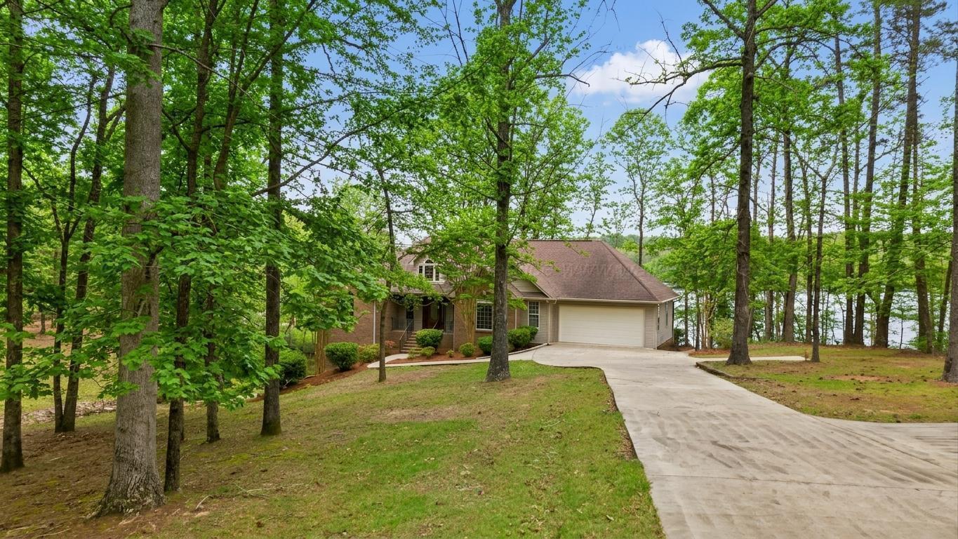 553 SOUTH POINTE Dr