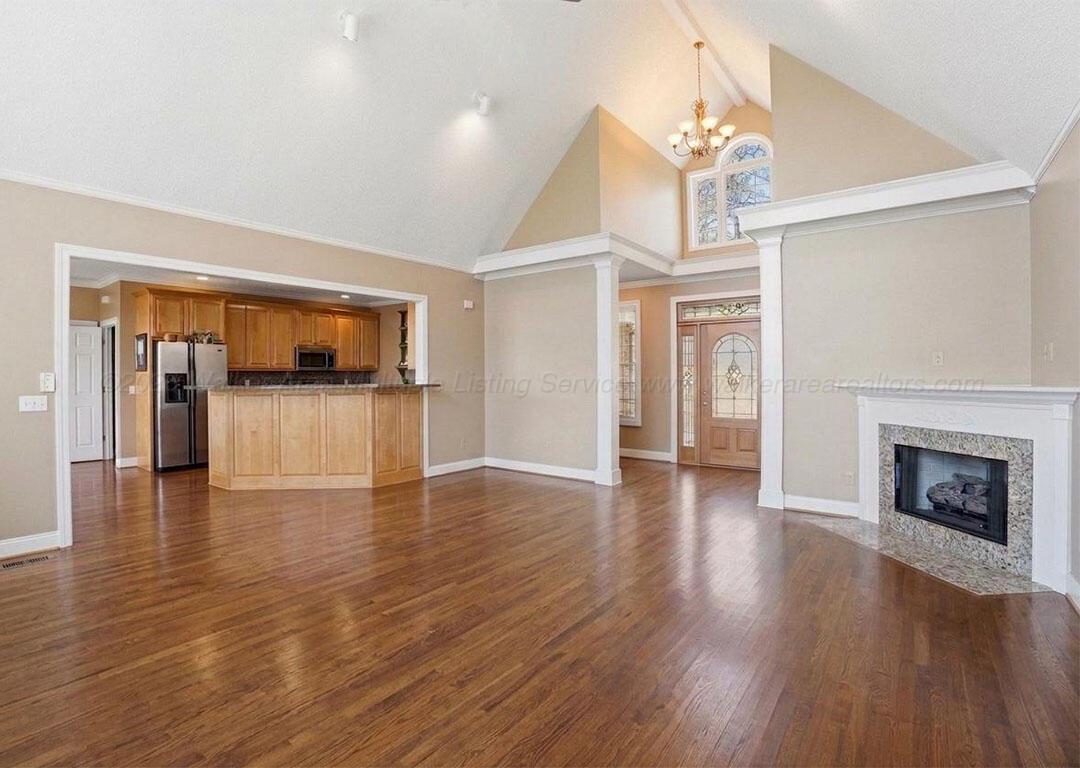 553 SOUTH POINTE Dr
