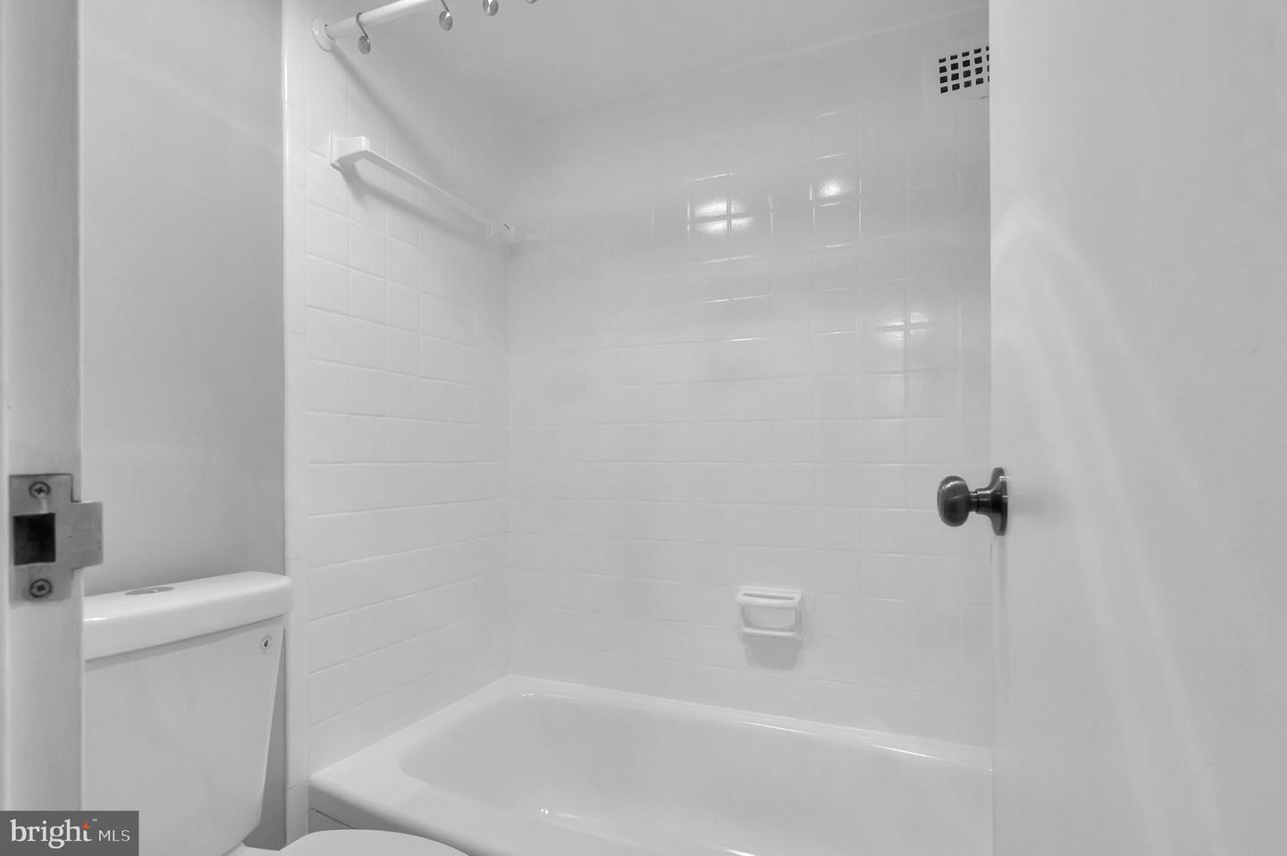 1300 Army Navy Dr #320