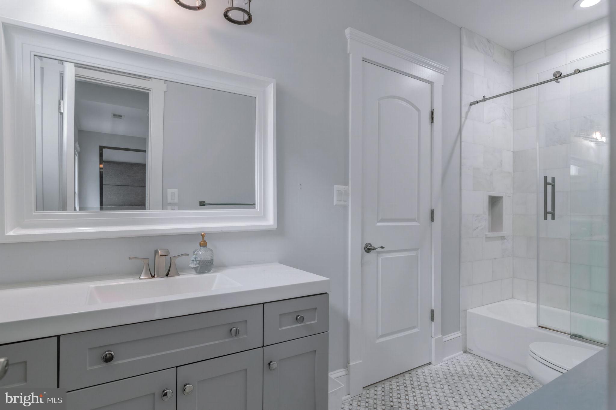 10708 WARWICK AVENUE