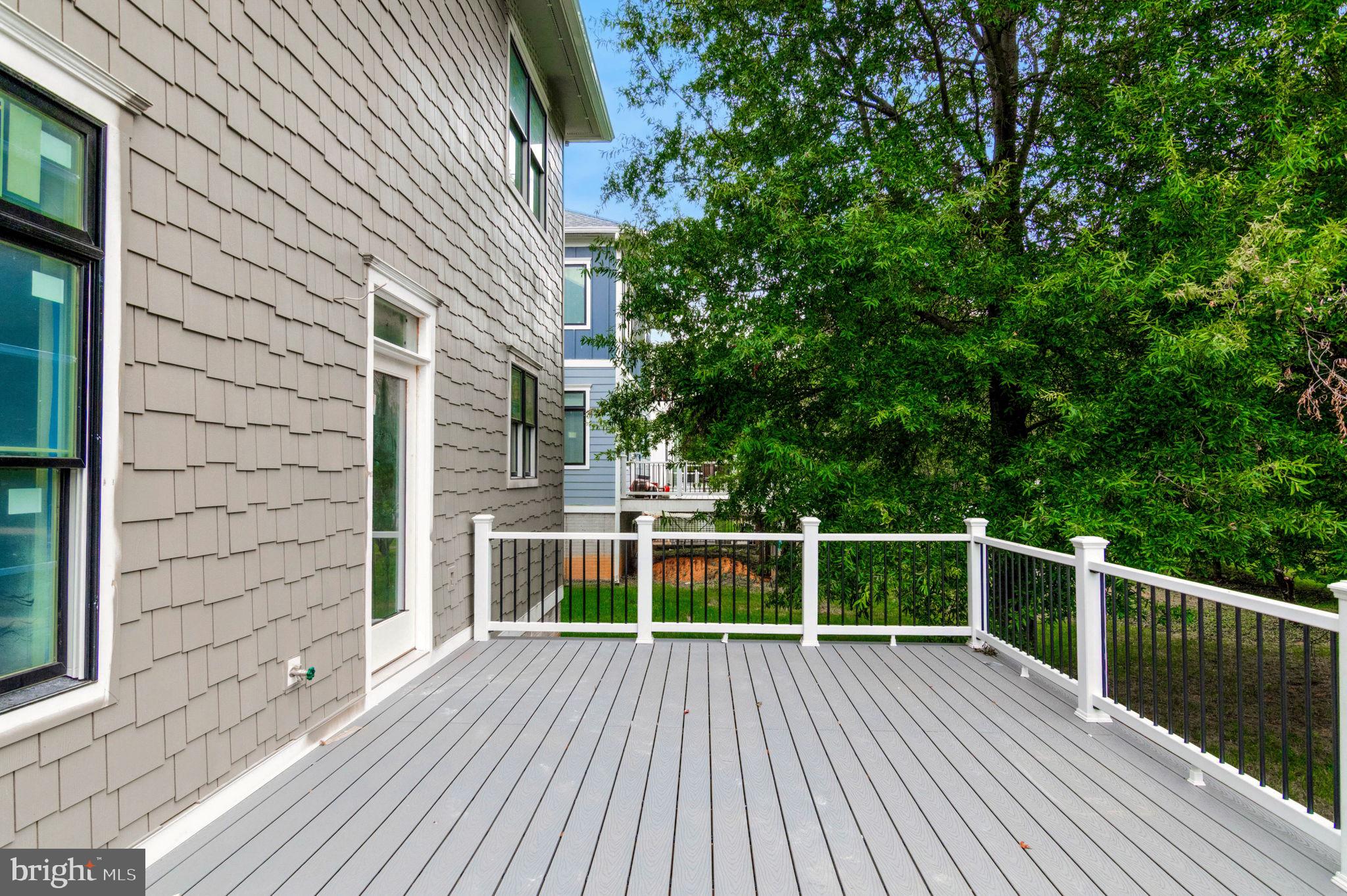 10708 WARWICK AVENUE