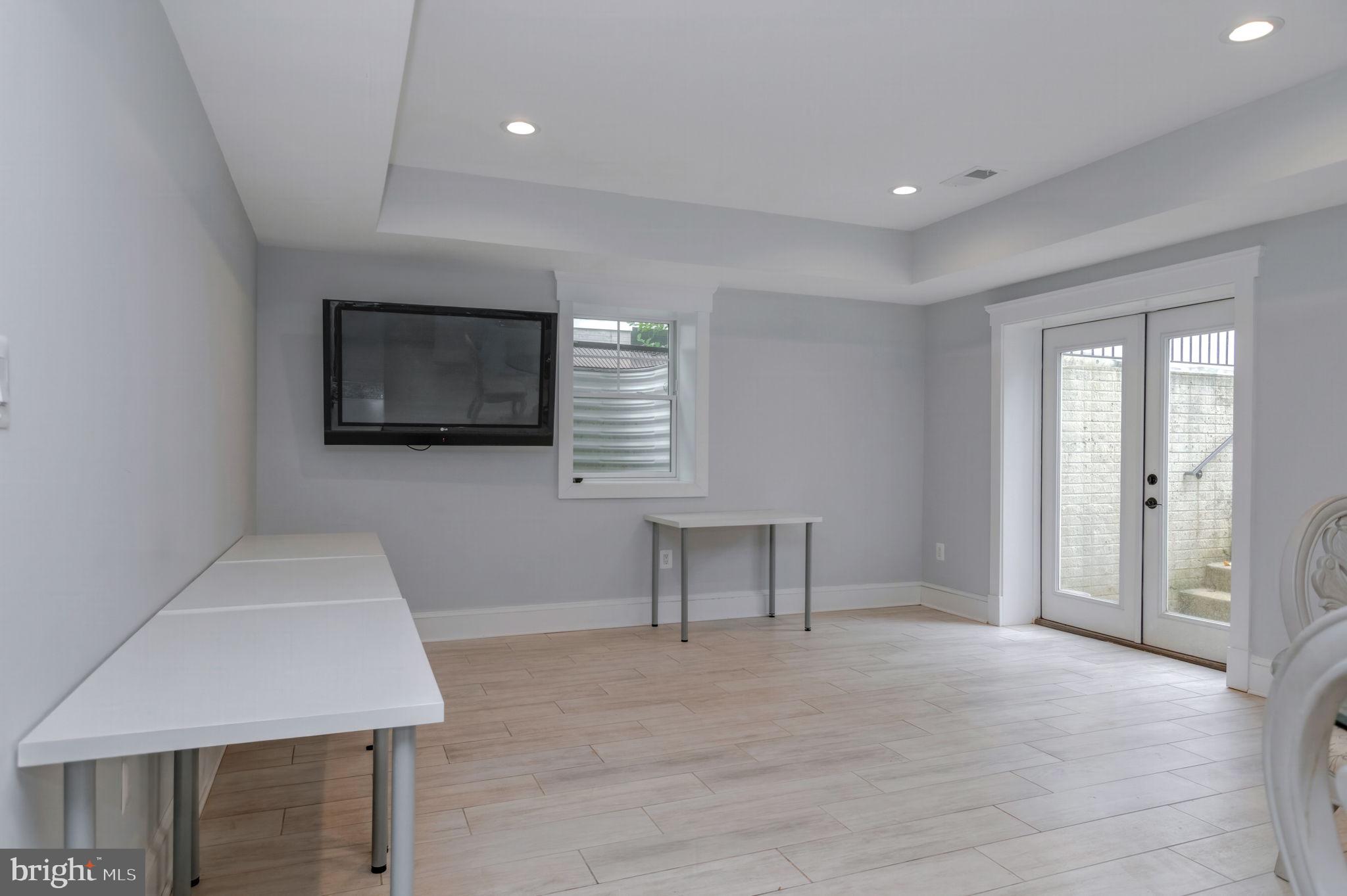 10708 WARWICK AVENUE