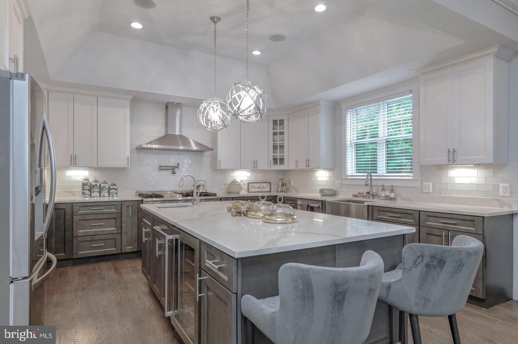 10704 WARWICK AVENUE Unit: A