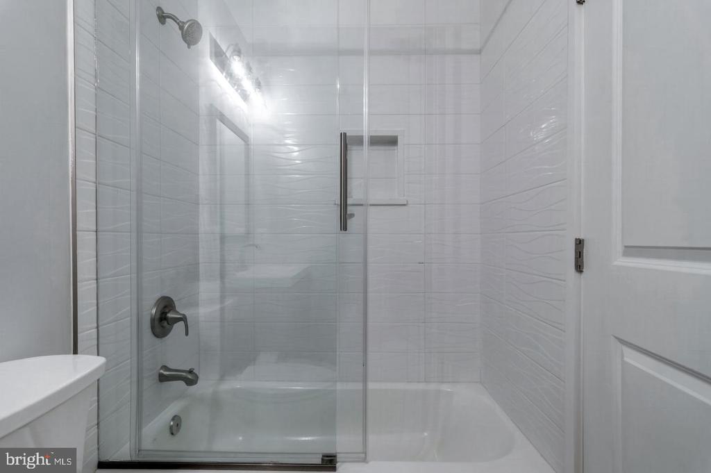 10704 WARWICK AVENUE Unit: A