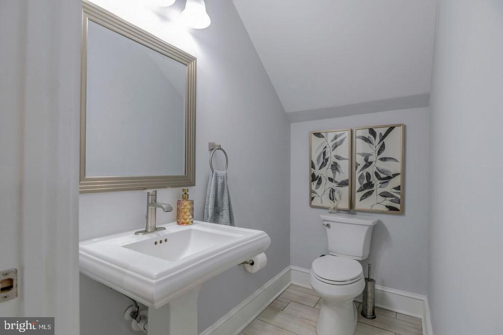 10704 WARWICK AVENUE Unit: A