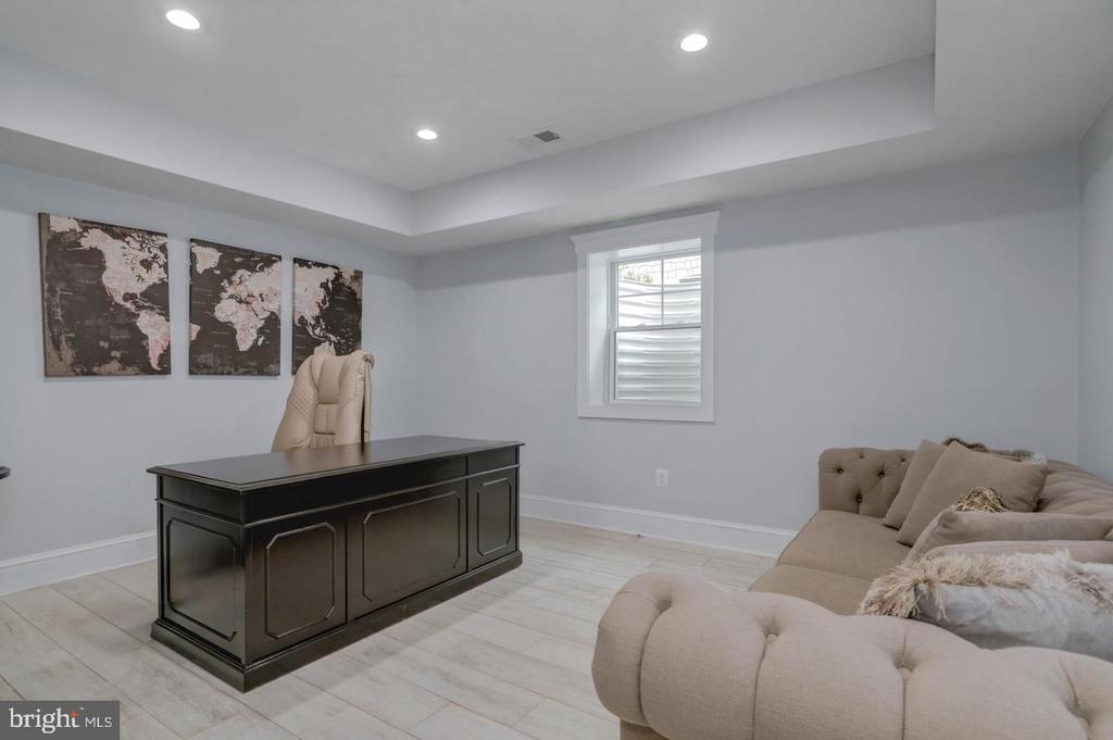 10704 WARWICK AVENUE Unit: A