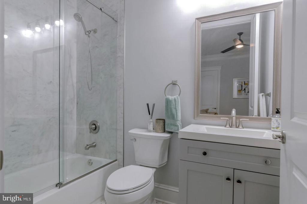 10704 WARWICK AVENUE Unit: A