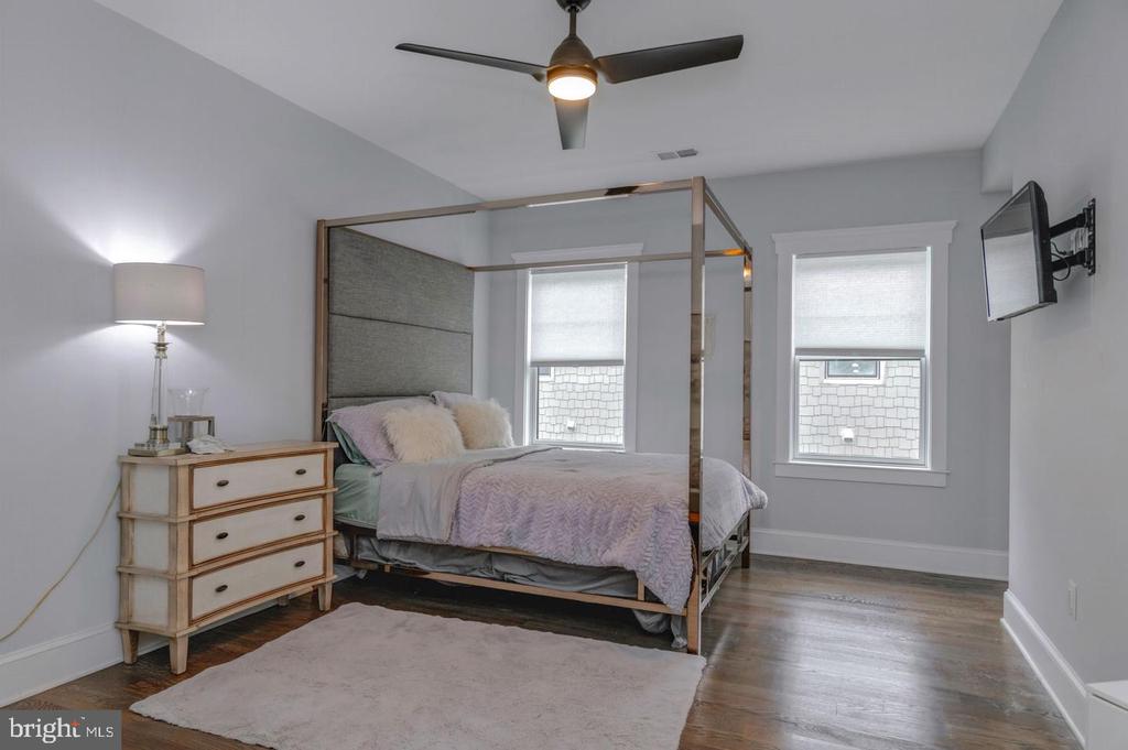 10704 WARWICK AVENUE Unit: A
