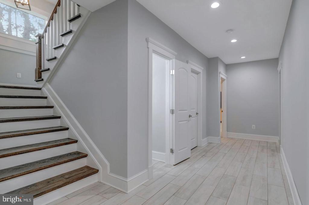 10704 WARWICK AVENUE Unit: A