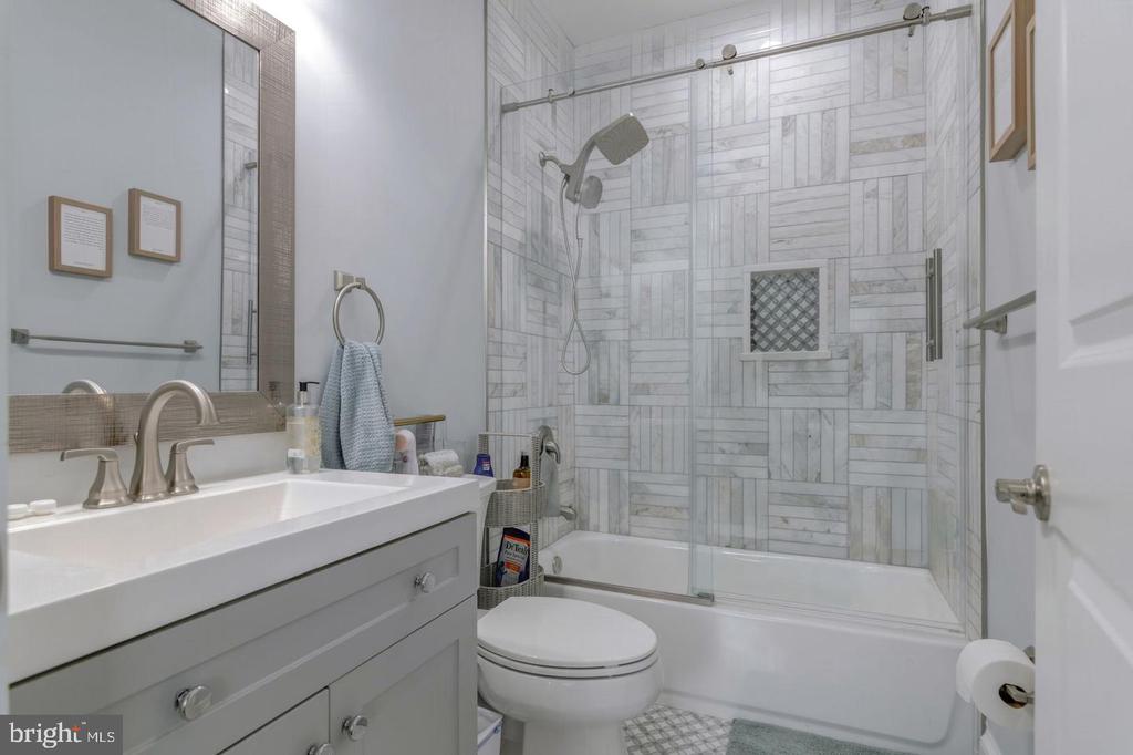 10704 WARWICK AVENUE Unit: A