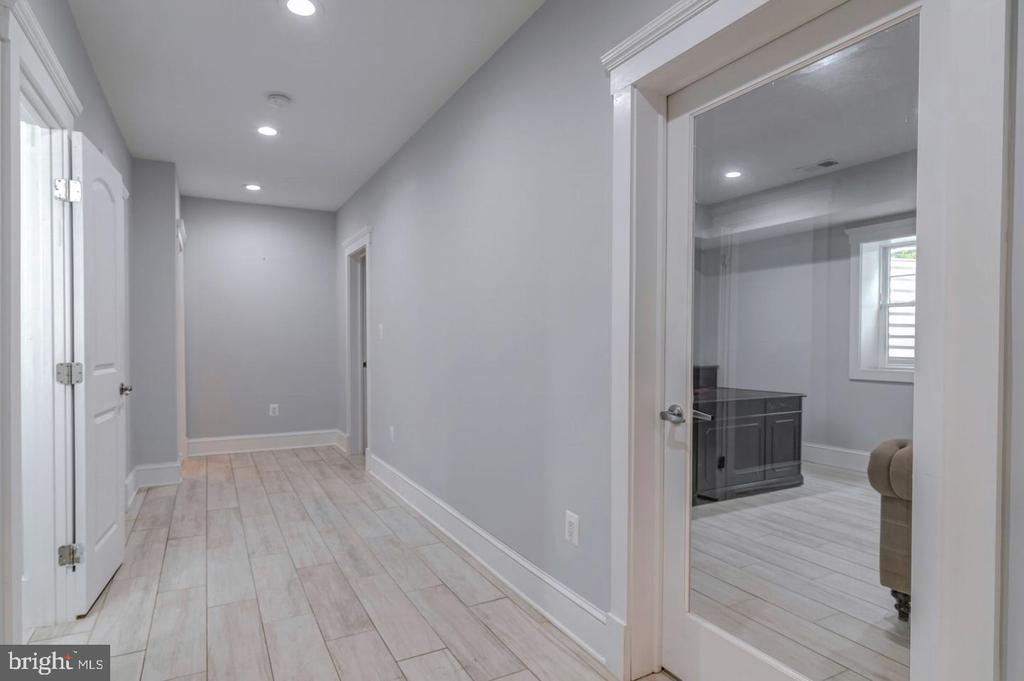 10704 WARWICK AVENUE Unit: A
