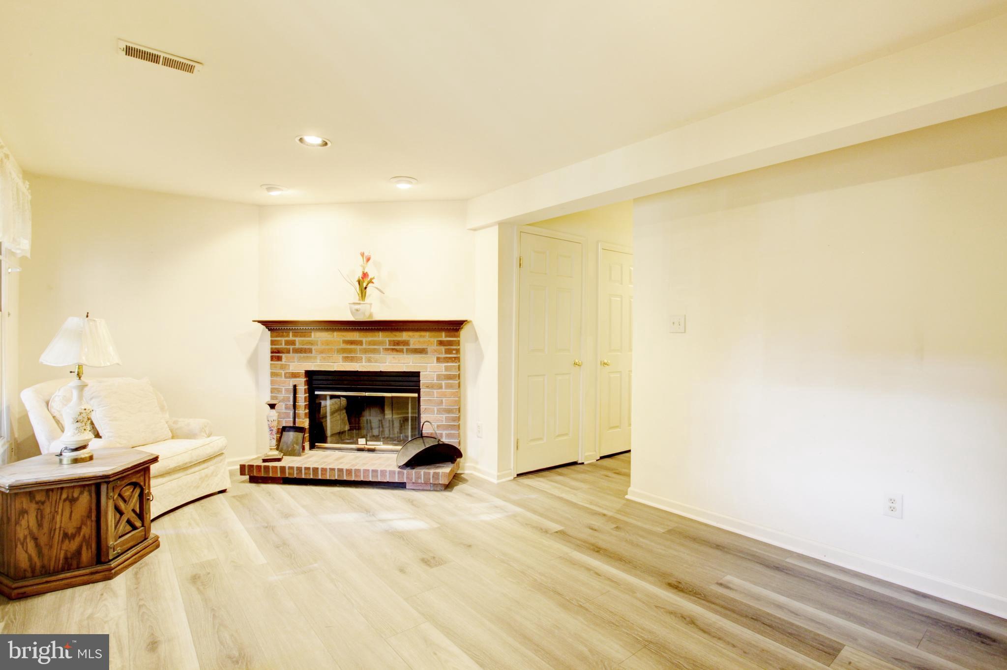 717 Herndon Woods Ct