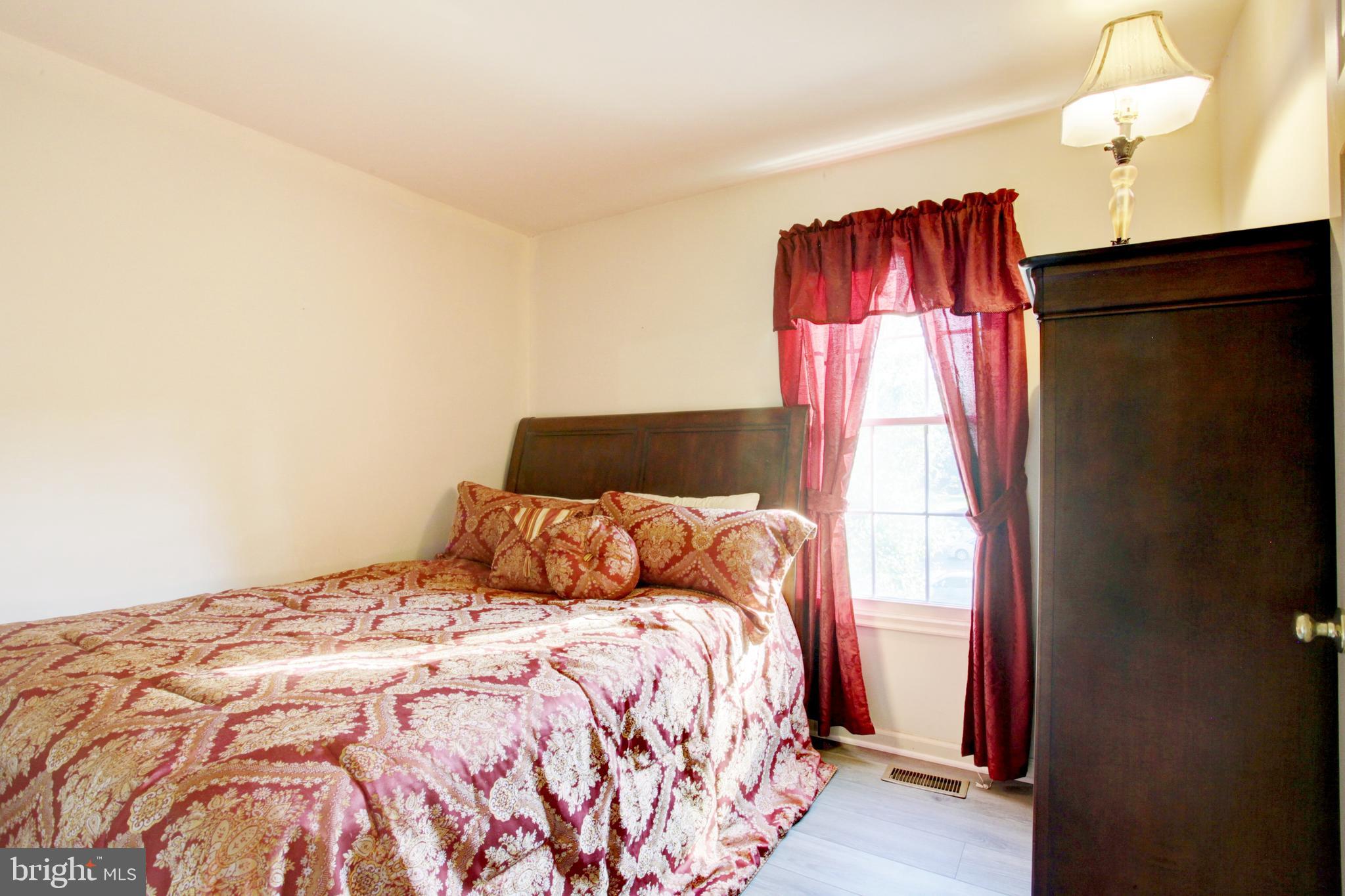 717 Herndon Woods Ct