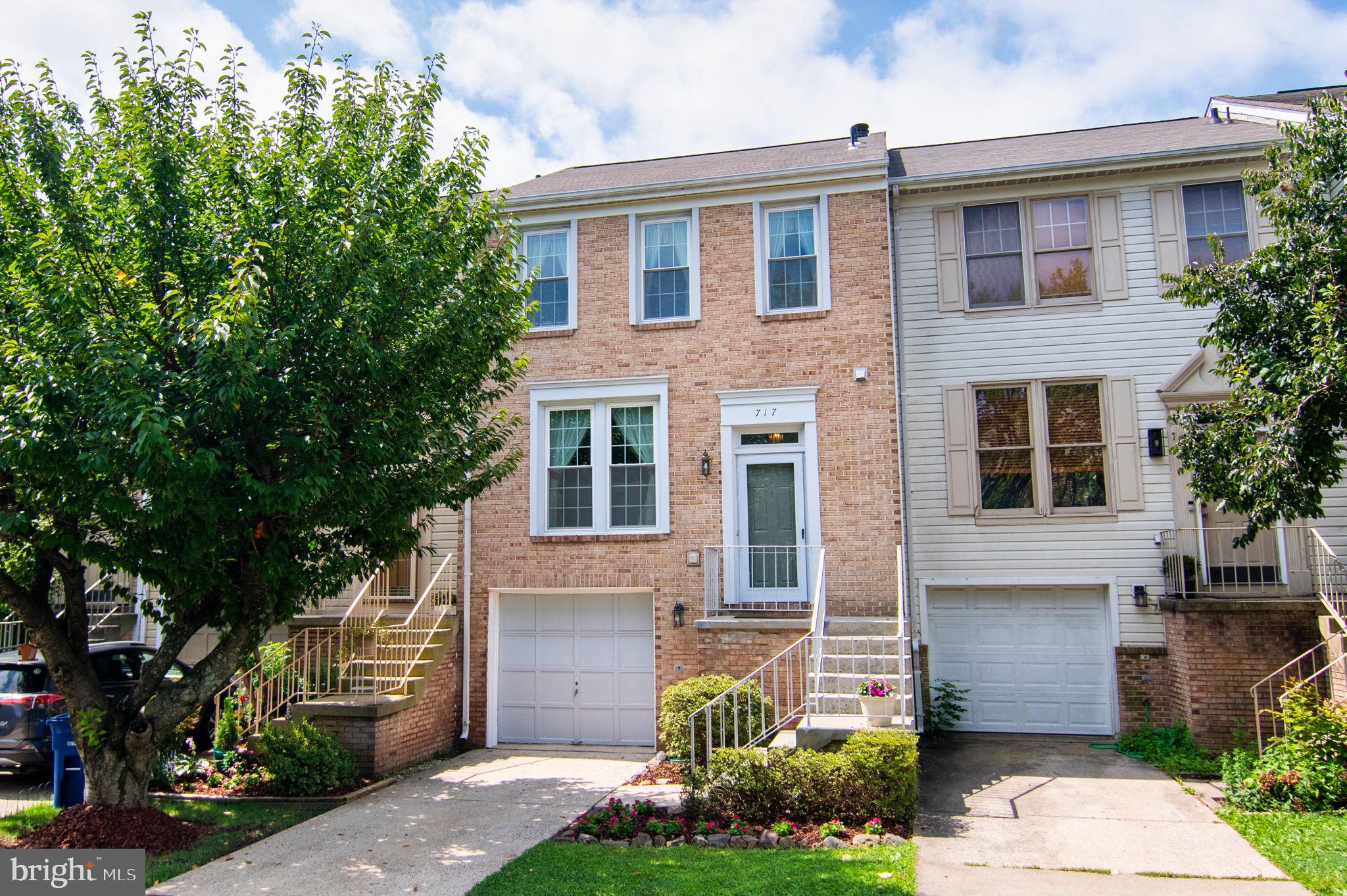 717 Herndon Woods Ct