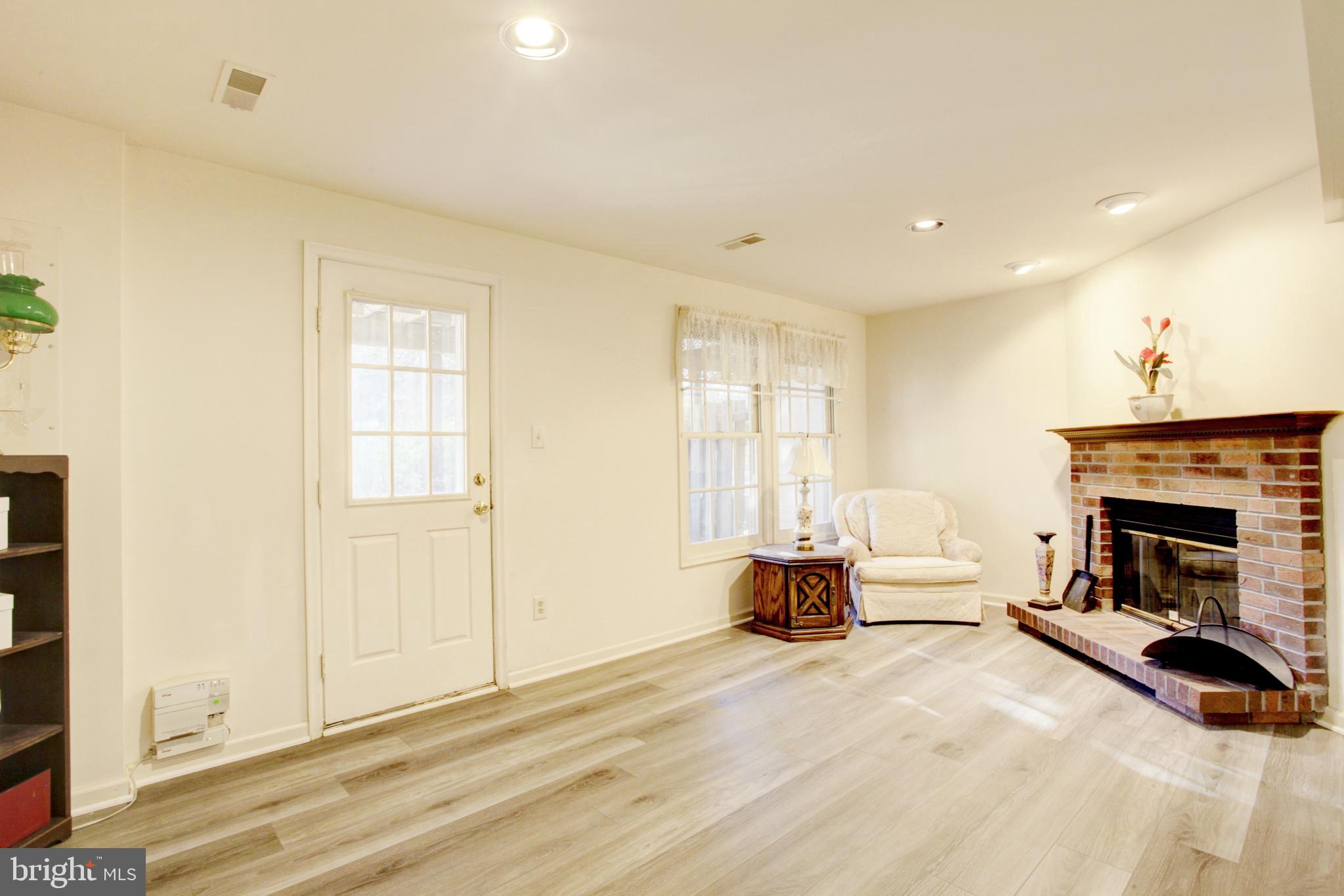 717 Herndon Woods Ct