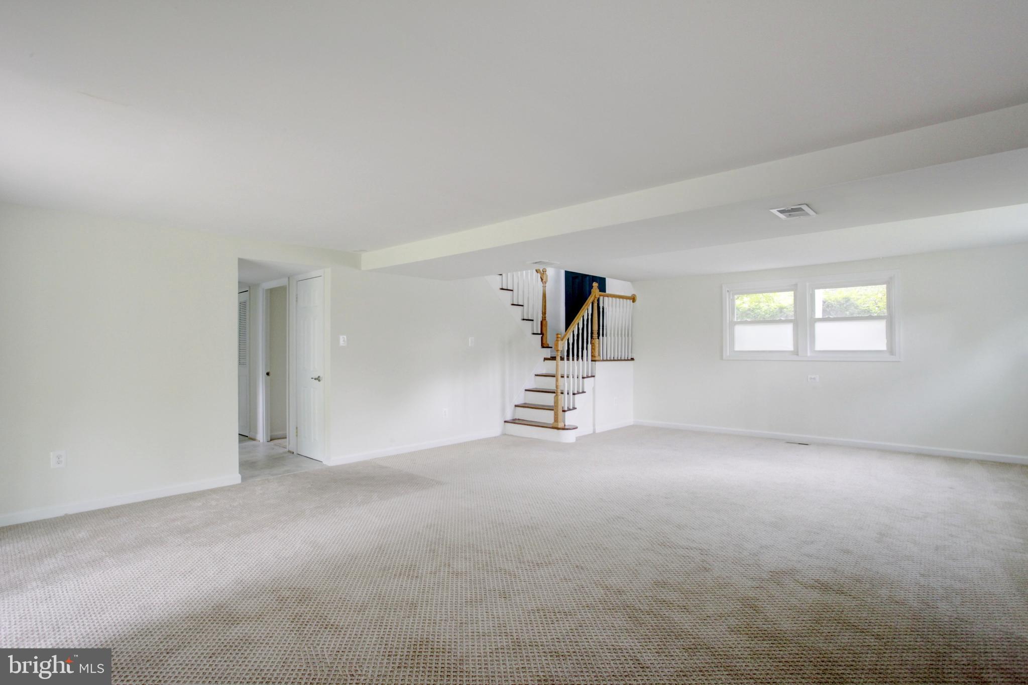 4205 Middle Ridge Dr