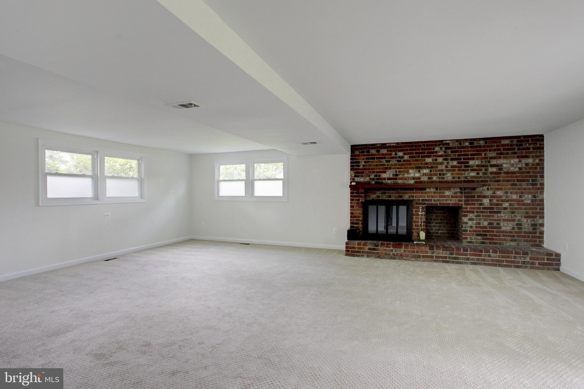 4205 Middle Ridge Dr