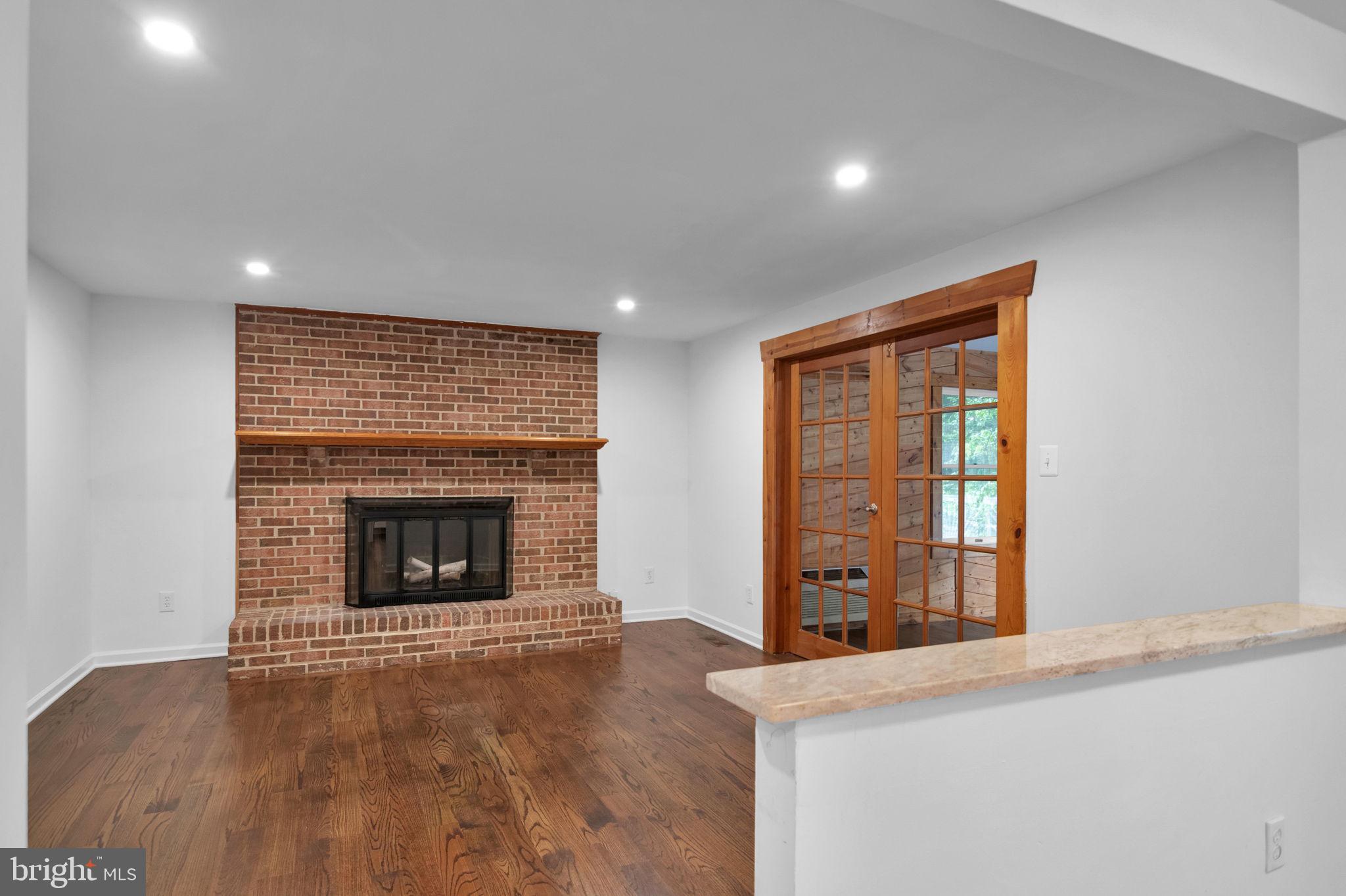 4620 University Dr
