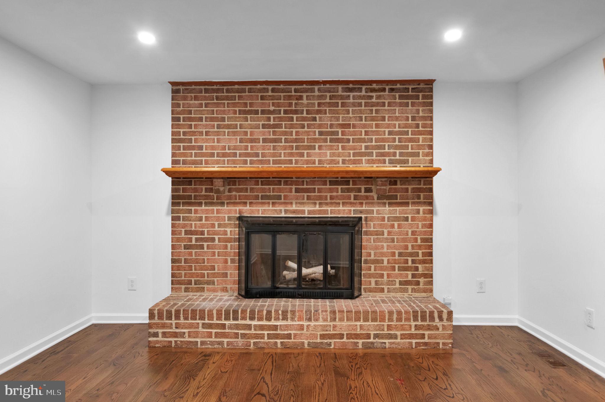 4620 University Dr