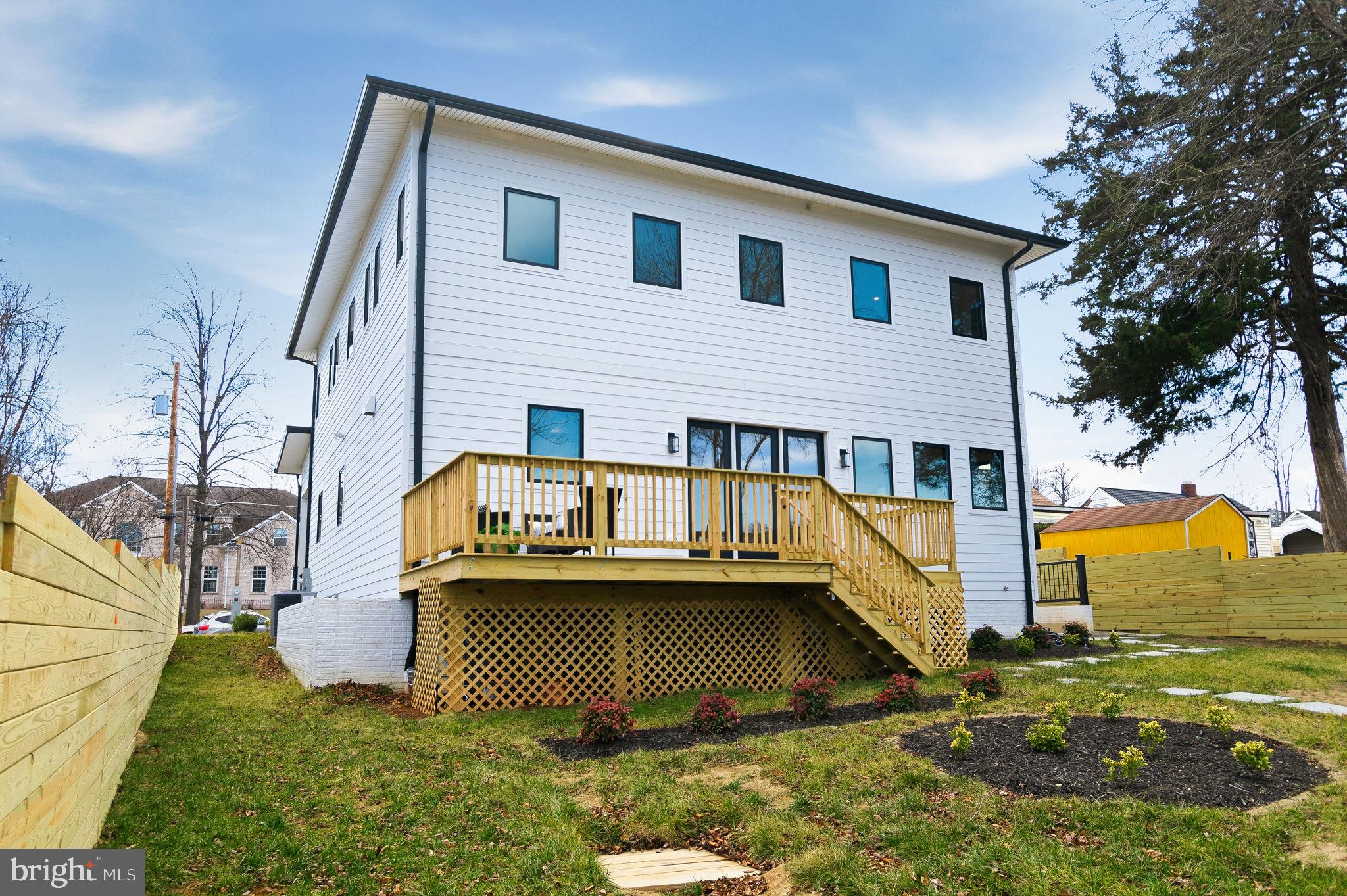 6818 BARRETT ROAD
