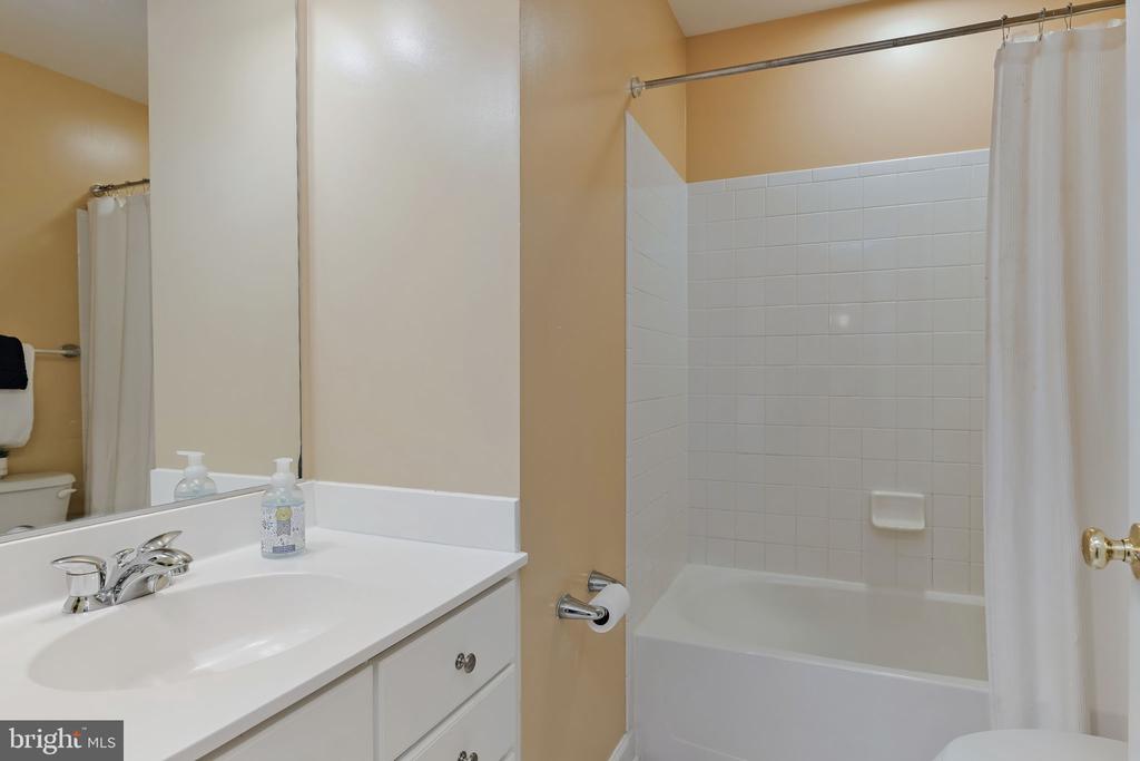 9089 ACHESON COURT