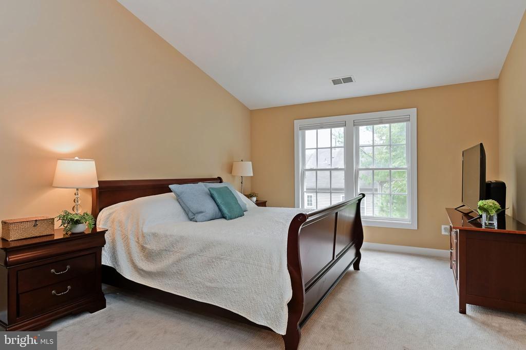 9089 ACHESON COURT