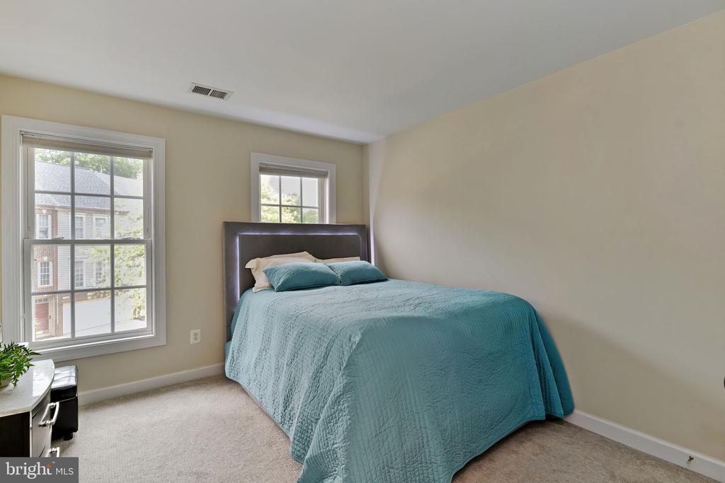 9089 ACHESON COURT