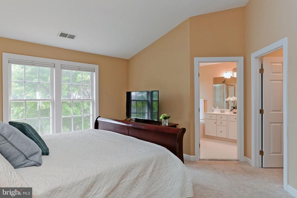 9089 ACHESON COURT