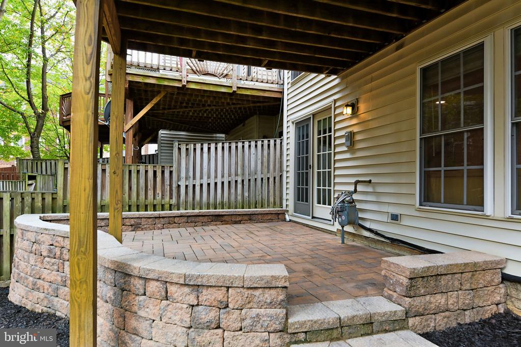 9089 ACHESON COURT