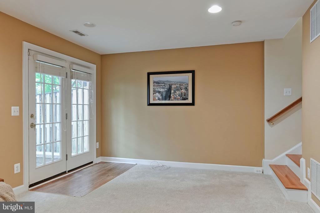9089 ACHESON COURT