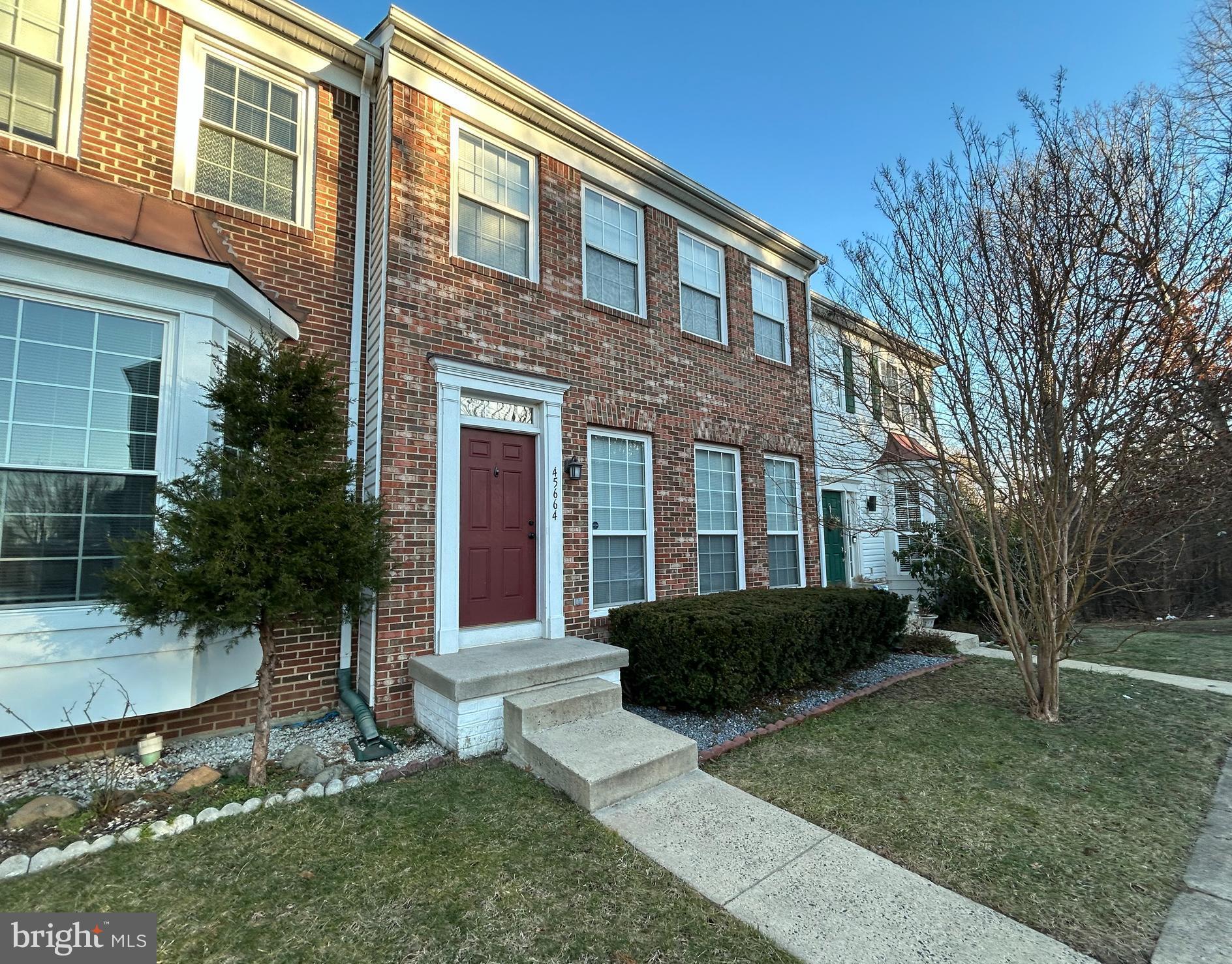 45664 Waterloo Station Sq