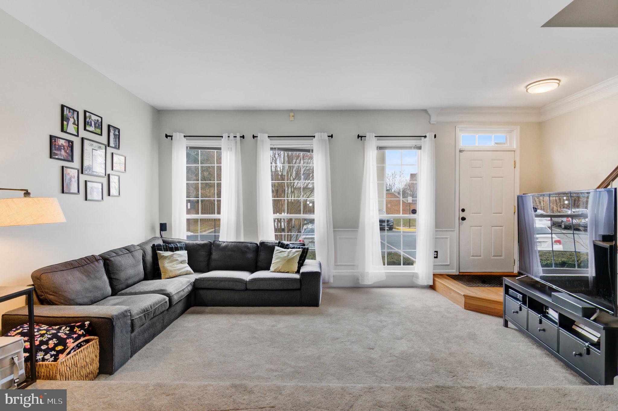 45664 Waterloo Station Sq