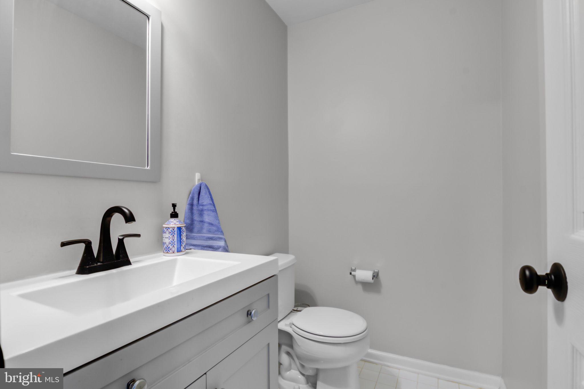 45664 Waterloo Station Sq