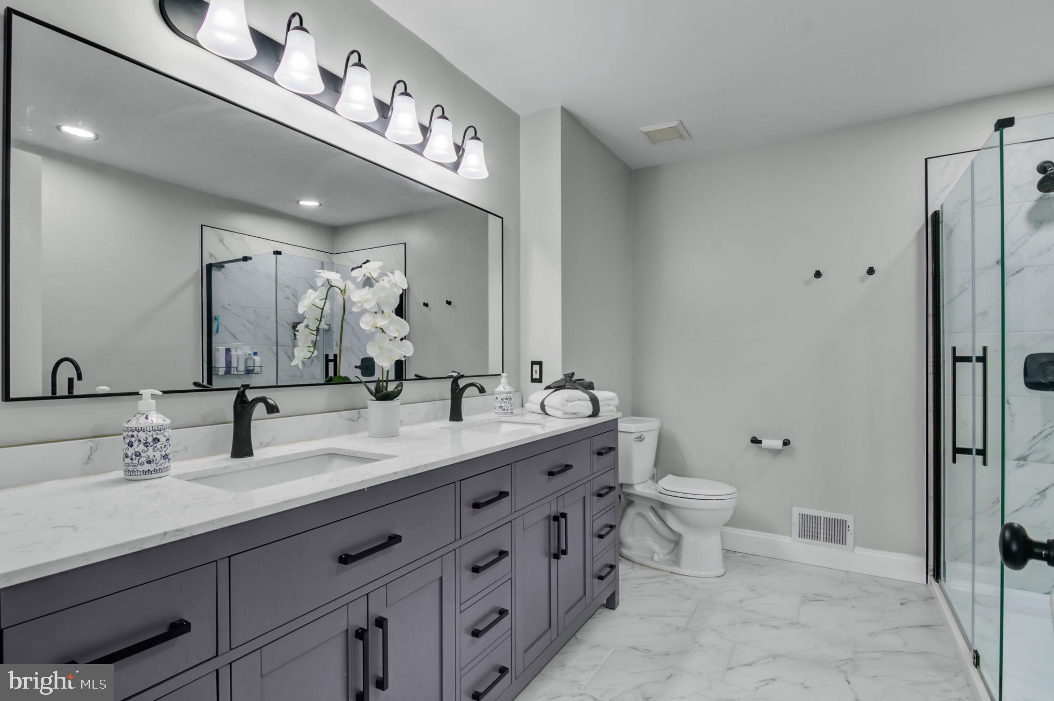 45664 Waterloo Station Sq