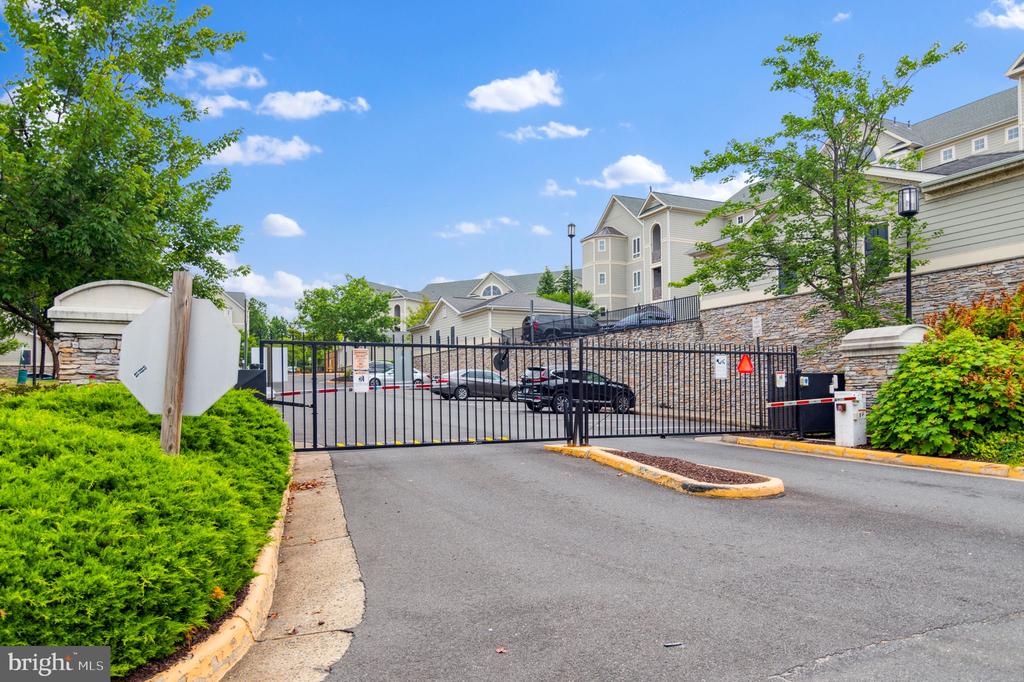 1601 Ladue Ct #107