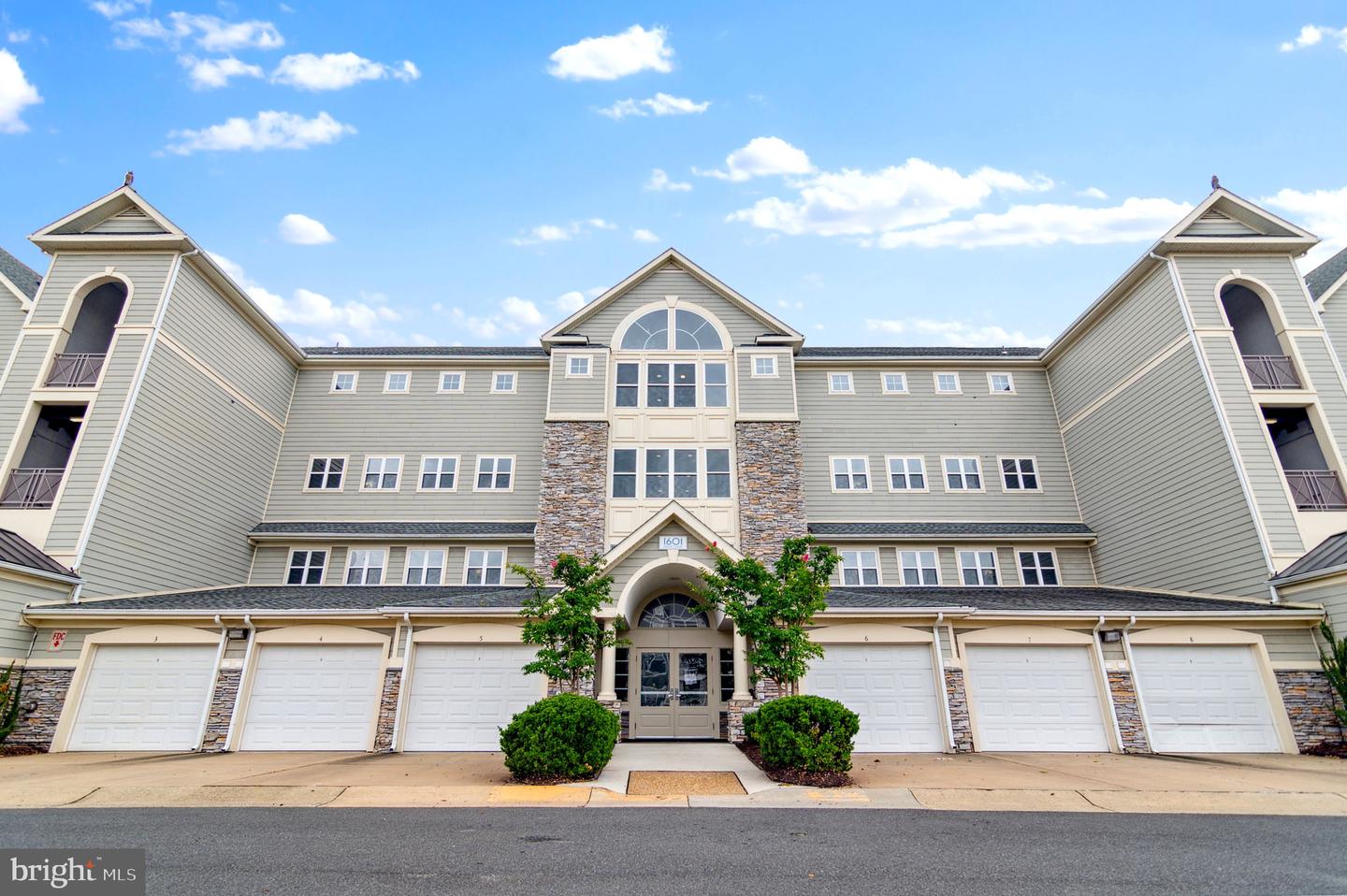 1601 Ladue Ct #107
