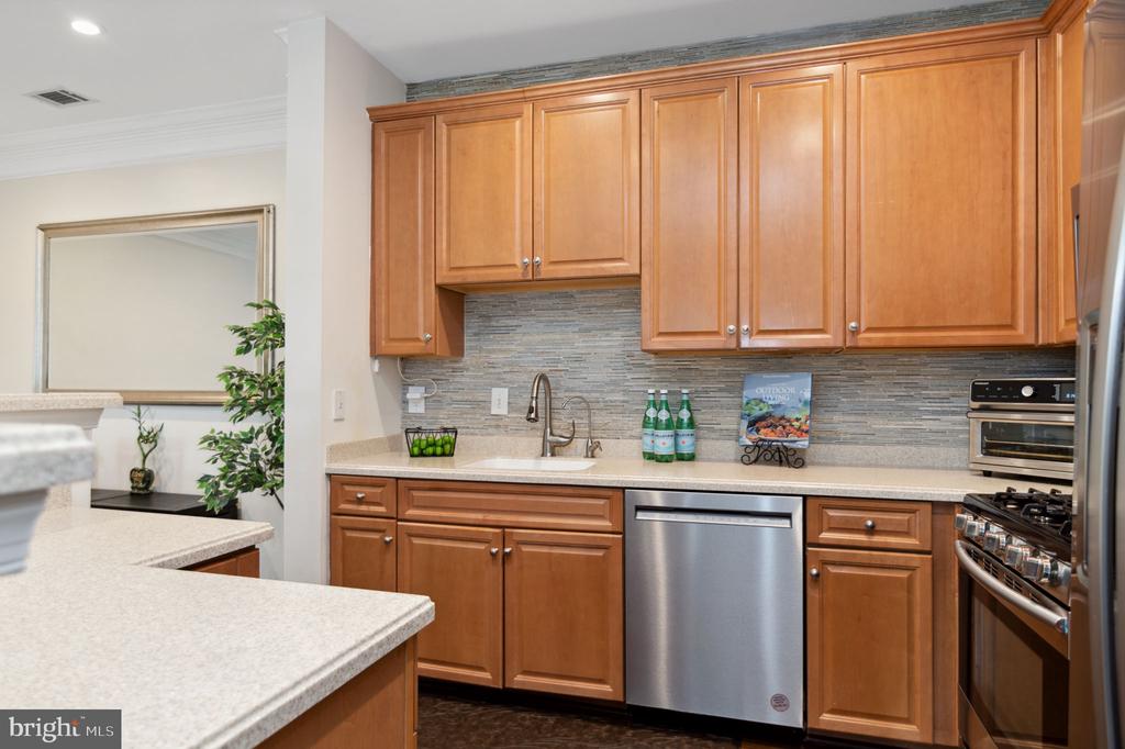 1601 Ladue Ct #107