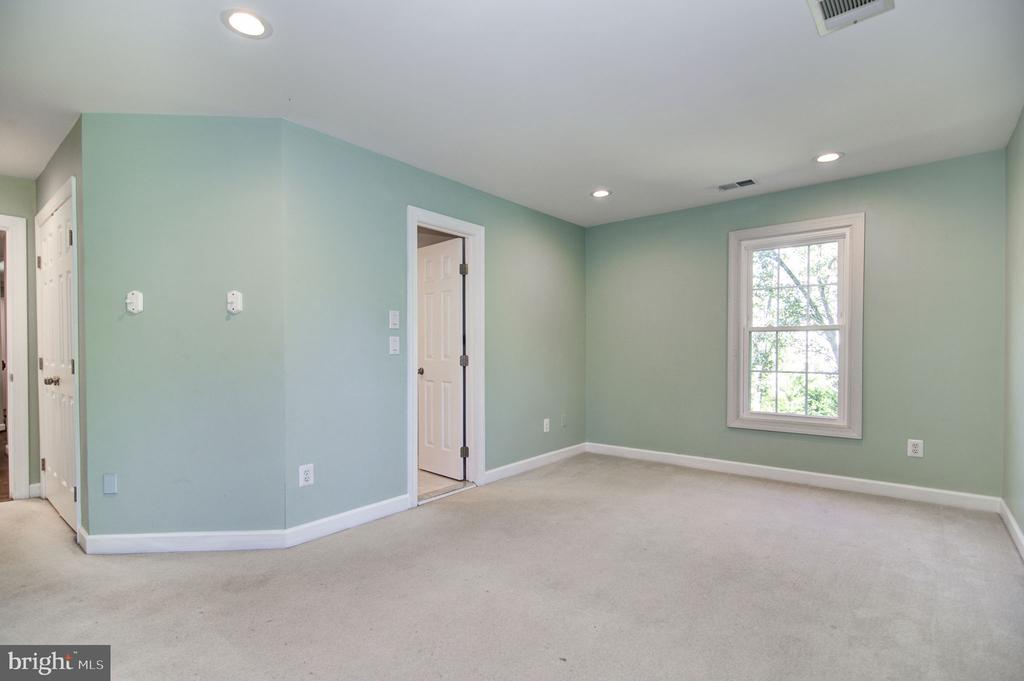 14414 Dunwoody Ct