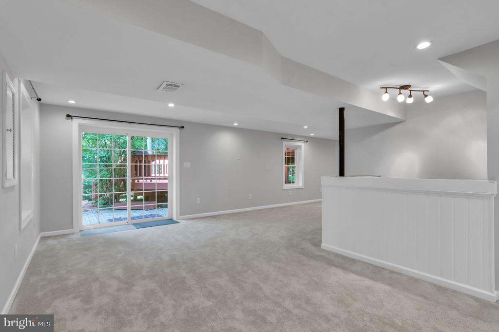 12161 Darnley Rd