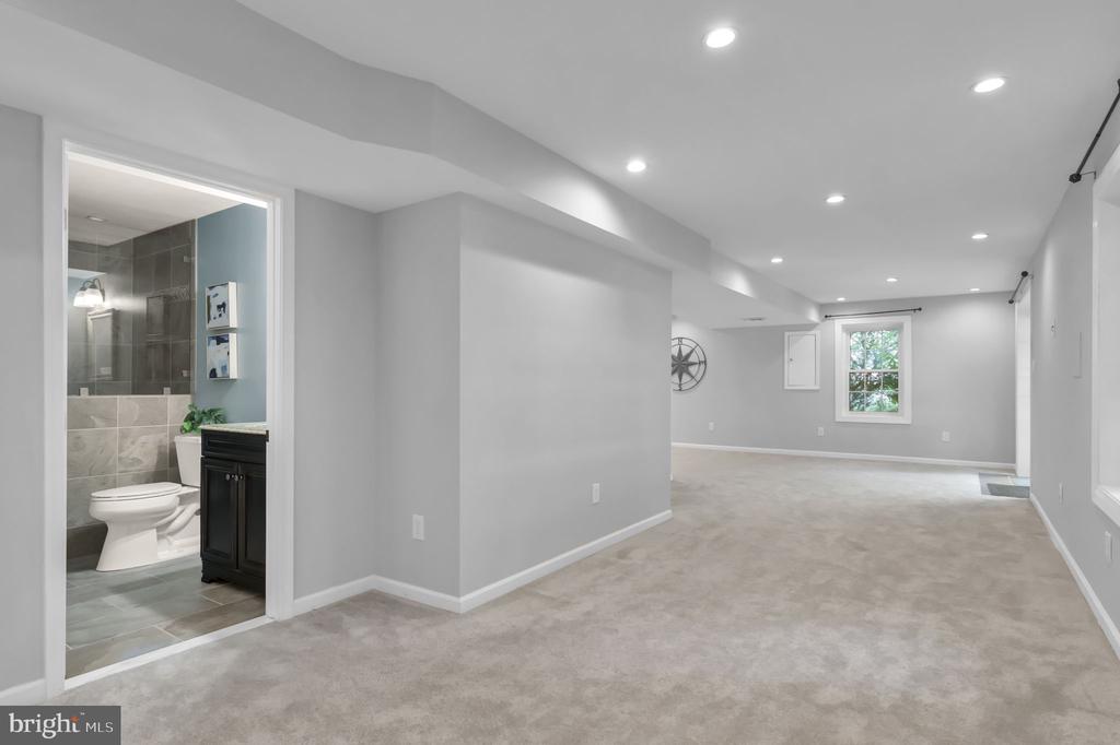 12161 Darnley Rd