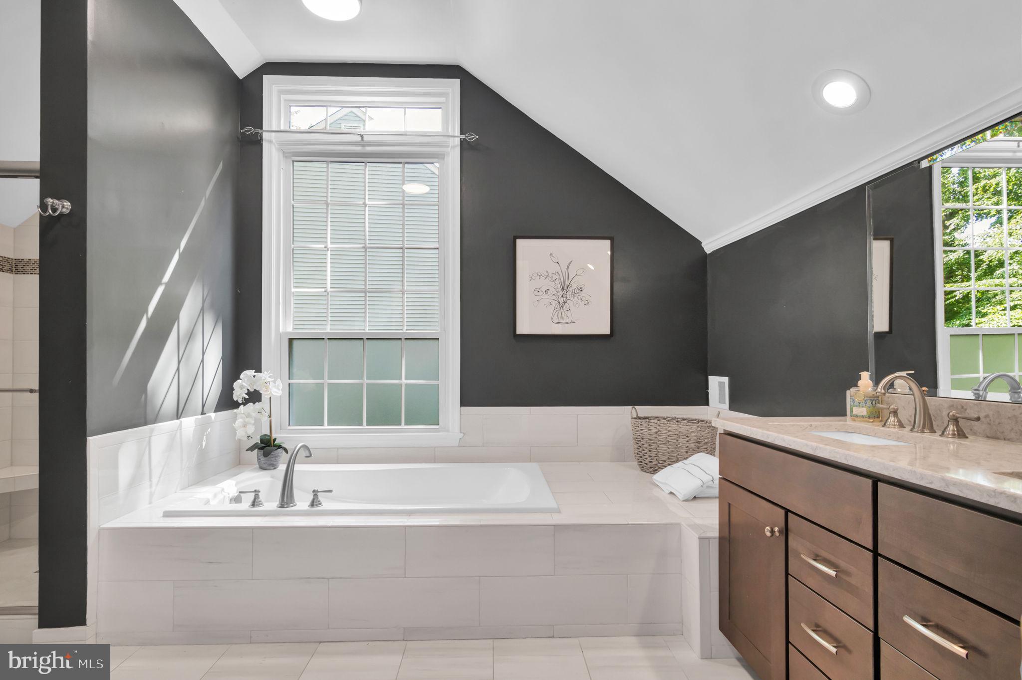 12161 Darnley Rd