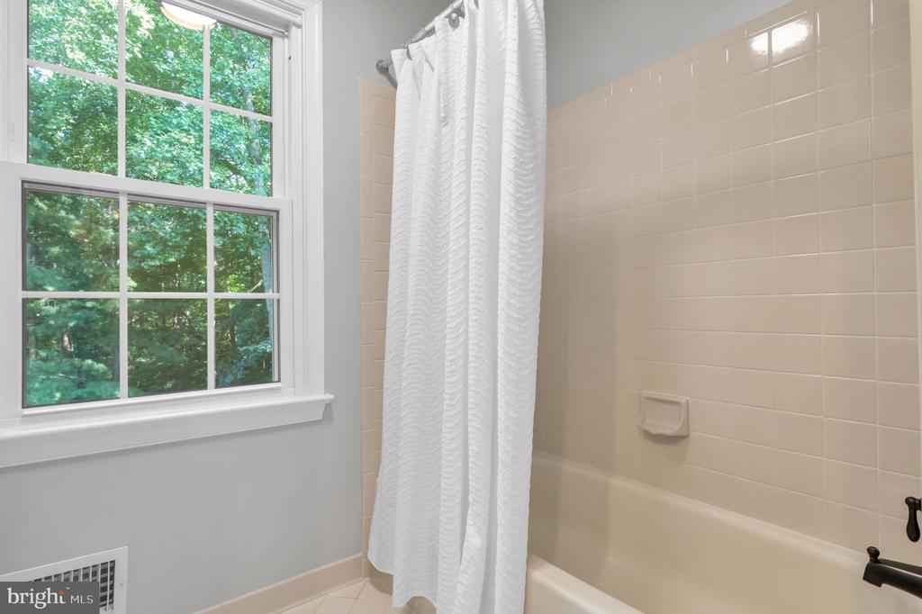 12161 Darnley Rd