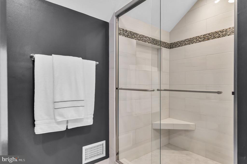 12161 Darnley Rd
