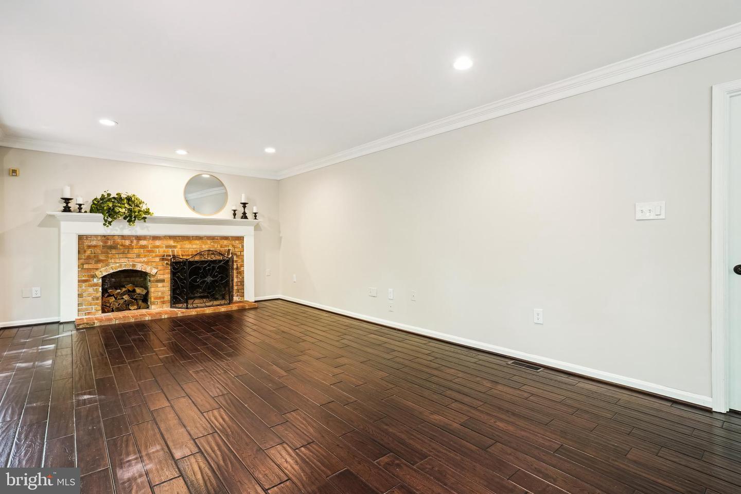 12161 Darnley Rd